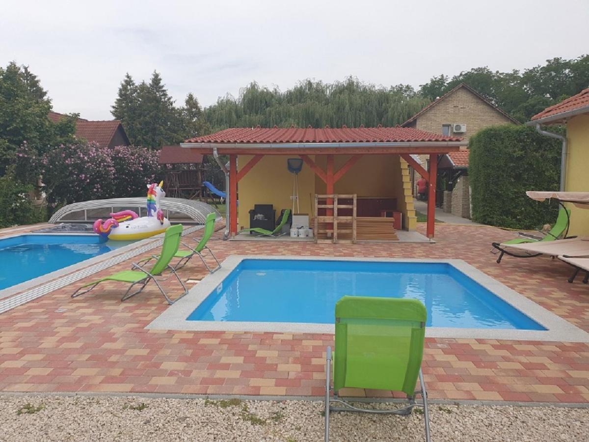 Ponty-Poronty Vendégház Nagybaracska Extérieur photo