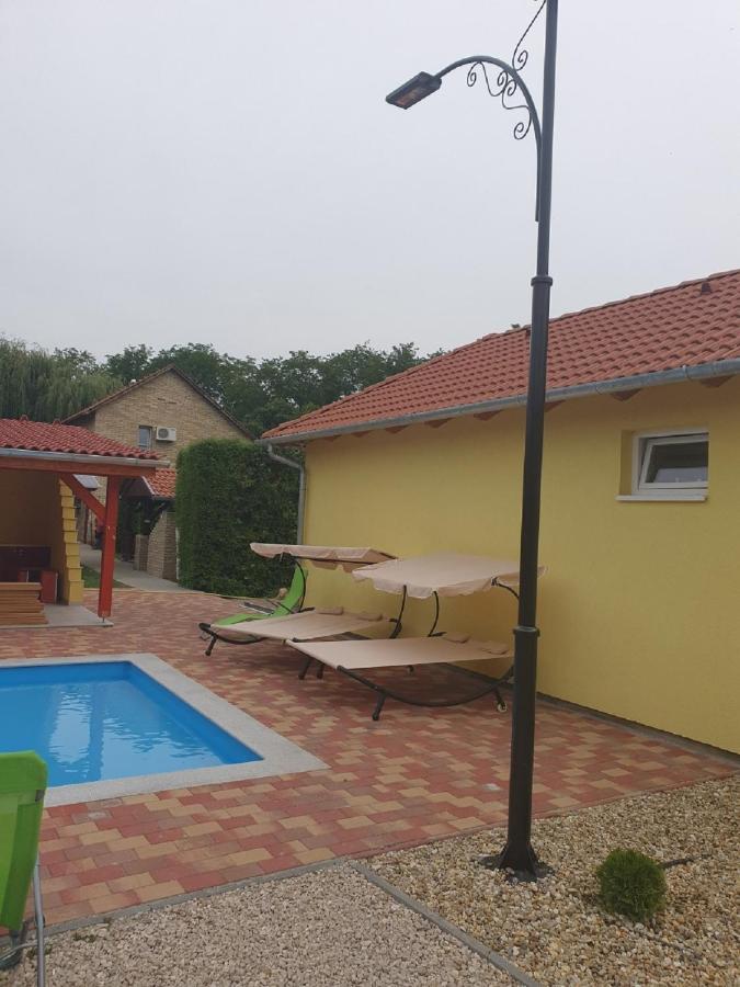 Ponty-Poronty Vendégház Nagybaracska Extérieur photo